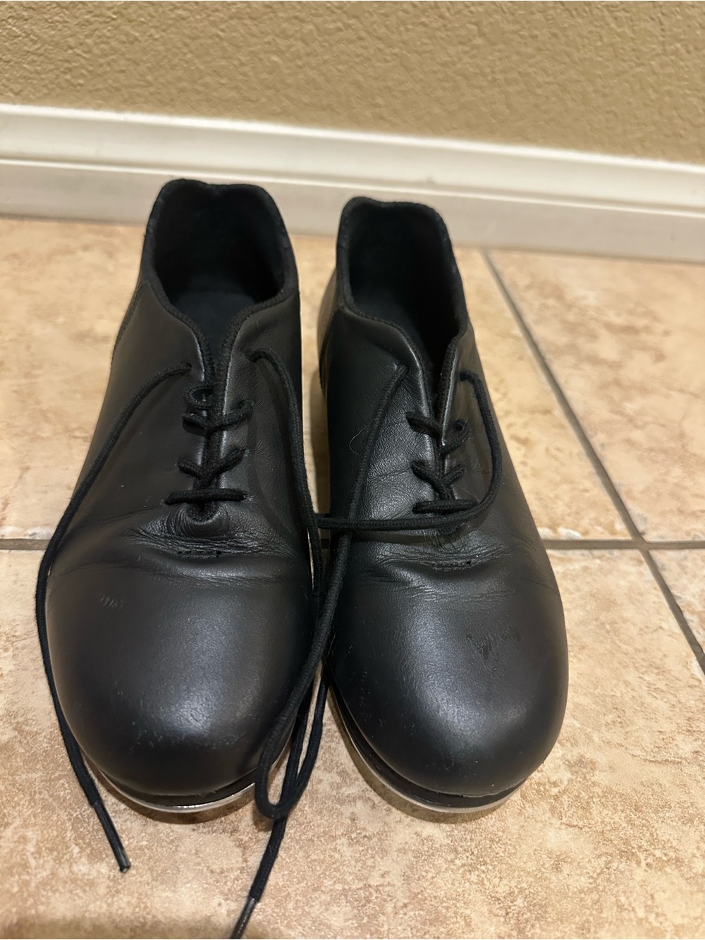 Capezio Leather Tap Shoes - Lace Up 6.5M